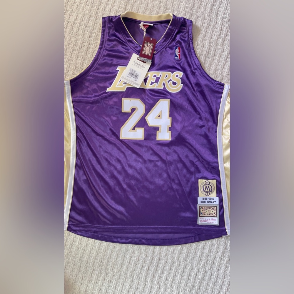 NWT Authentic Mitchell & Ness Kobe Bryant Lakers Hall of Fame jersey sz 2XL gold